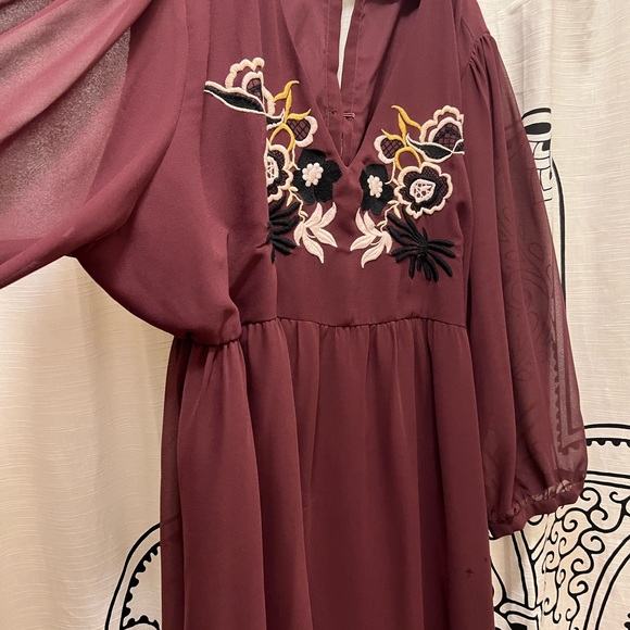 Burgundy dress perfect for wedding fall season! - Picture 5 of 6